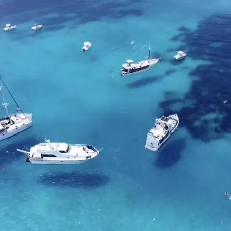 B H * Lampedusa