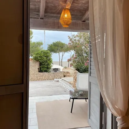 Apartment B H *