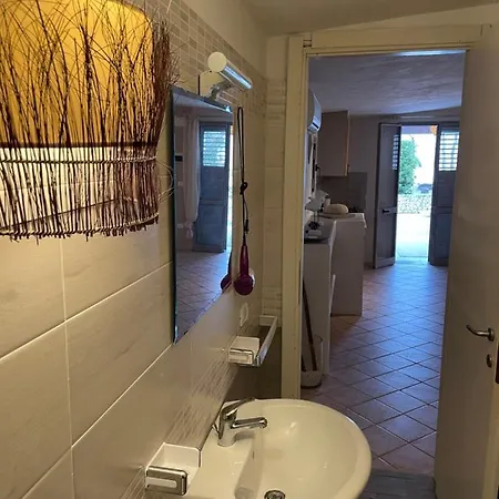 Apartment B H *
