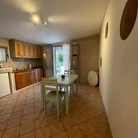 B H Apartment *