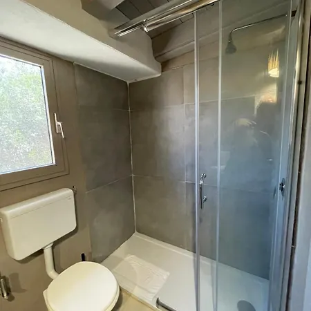 Apartment B H *